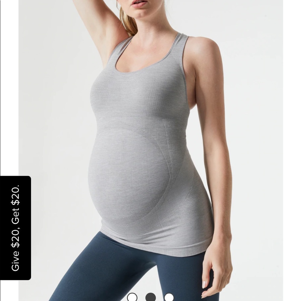 Blanqi XL maternity workout top